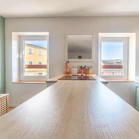 Apartment T2 Chaleureux Au Coeur Des Vignes -vue Place De Condrieu-long Sejour Possible